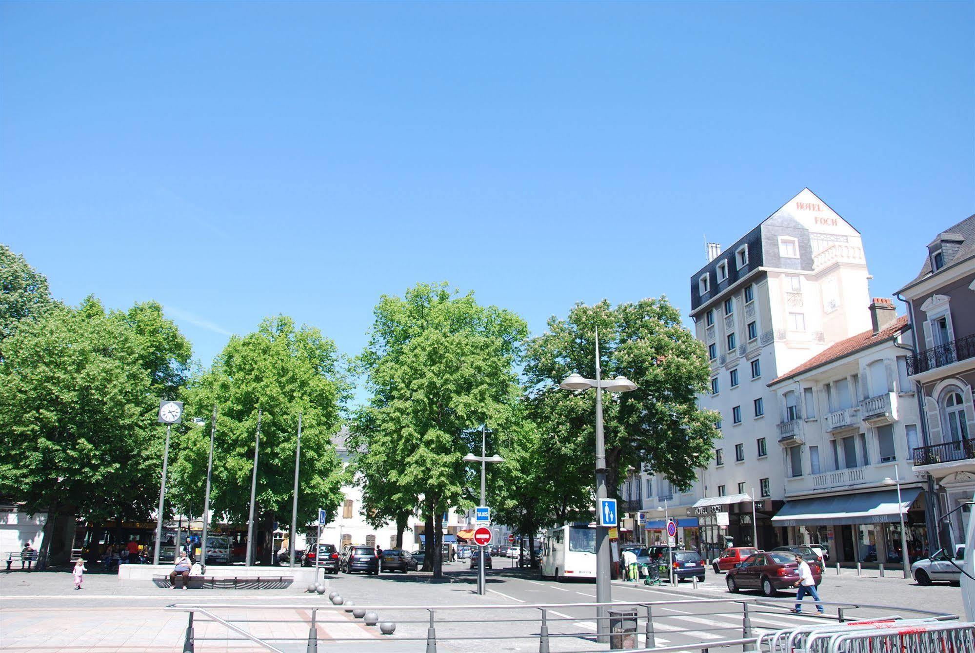 Hotel Foch Tarbes Kültér fotó